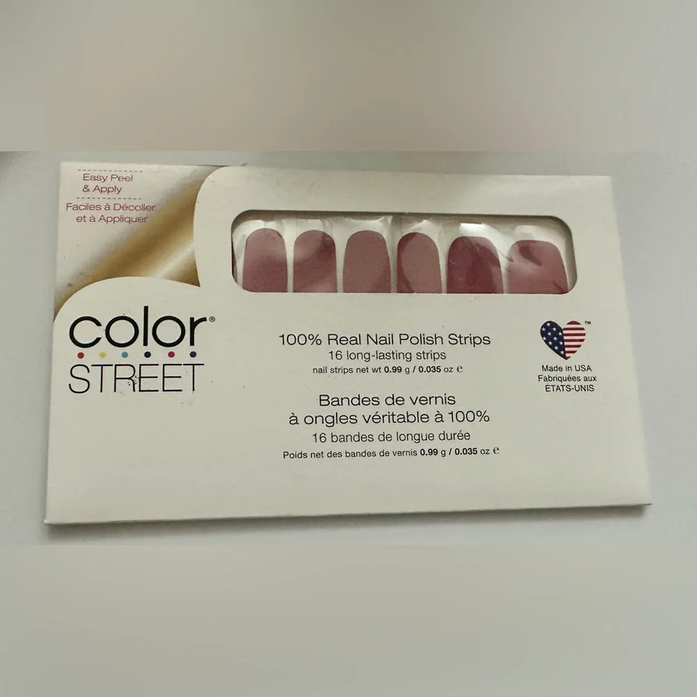 Color Street Nail Strips in Munich Mulberry (4 pairs)